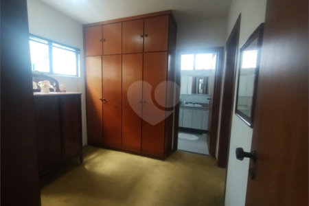 Casa à venda com 5 quartos, sendo 1 suíte, em Parque da Lagoa, Itapetininga, SP