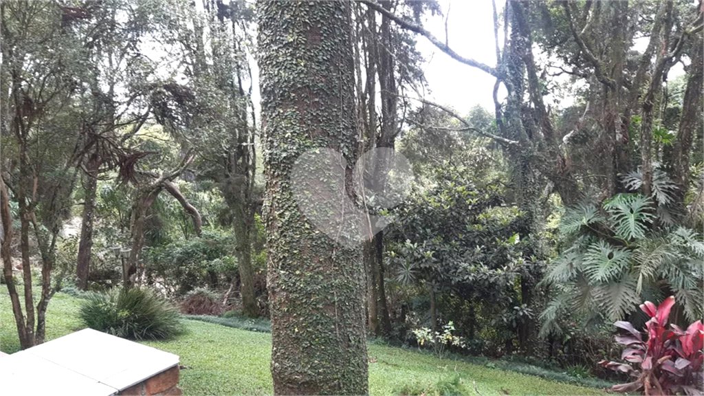 Casa à venda com 3 quartos, sendo 1 suíte, no condomínio Jardim da Monntanha II, Mairiporã - SP
