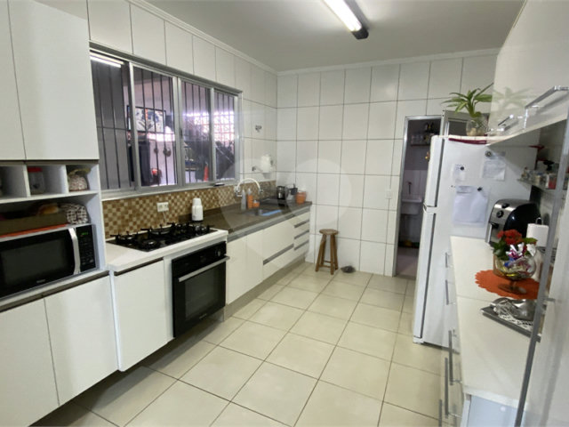 Casa Térrea à venda com 4 quartos, sendo 1 suíte,  em Campo Grande, São Paulo, SP