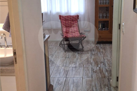 Casa à venda com 3 quartos, sendo 1 suíte, em Condomínio Flamboyant-b, Atibaia, SP