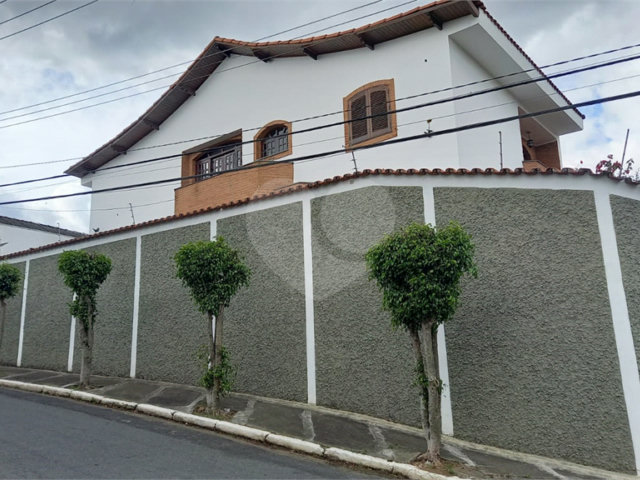Sobrado à venda com 3 quartos, sendo 1 suíte,  em Horto, São Paulo, SP