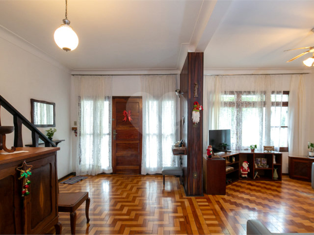 Sobrado à venda com 3 quartos, sendo 1 suíte,  em Chácara Santo Antônio (zona Sul), São Paulo, SP