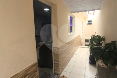 Casa à venda com 2 quartos, sendo 1 suíte, em Jardim Cacique, Suzano, SP