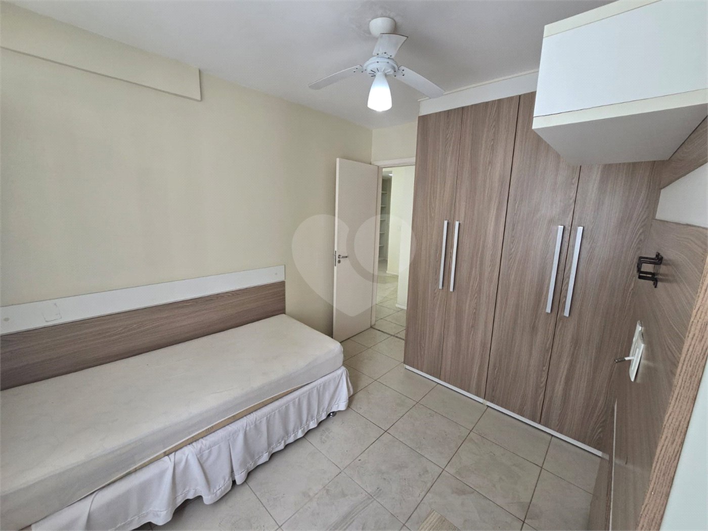 Apartamento para alugar com 2 quartos, sendo 1 suíte, em Parque Riviera, Cabo Frio, RJ