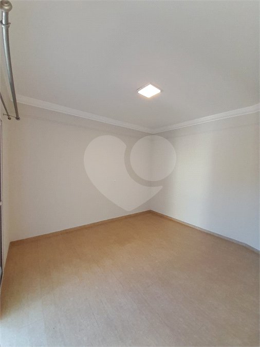 Casa à venda com 4 quartos, sendo 3 suítes, no condomínio Residencial Terras de Vinhedo, Vinhedo - SP
