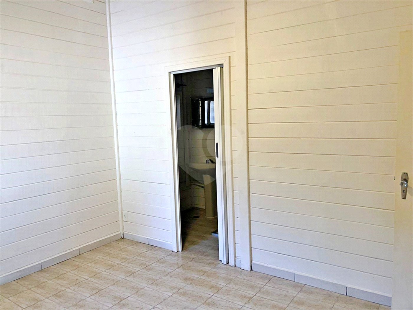 Casa à venda com 4 quartos, sendo 2 suítes, no condomínio Estância Marambaia, Vinhedo - SP