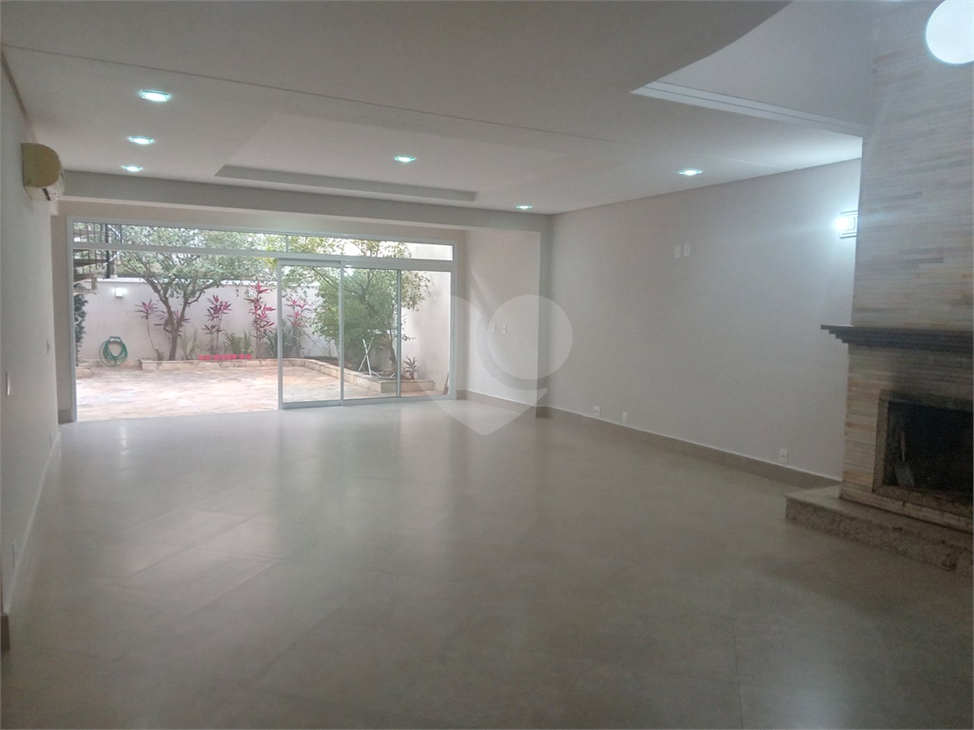 Casa à venda com 4 suítes no condomínio Lago da Boa Vista, Sorocaba - SP