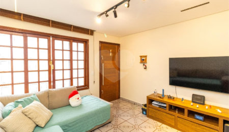 Casa à venda com 2 quartos, sendo 1 suíte, no condomínio Colina de Goiás, São Paulo - SP