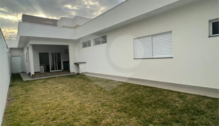 Casa à venda com 3 quartos, sendo 1 suíte,  no condomínio Faixa Azul, São Carlos - SP