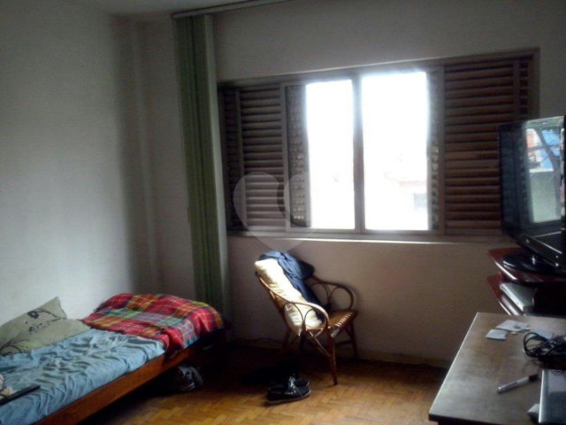 Sobrado à venda com 2 quartos em Carandiru, São Paulo, SP