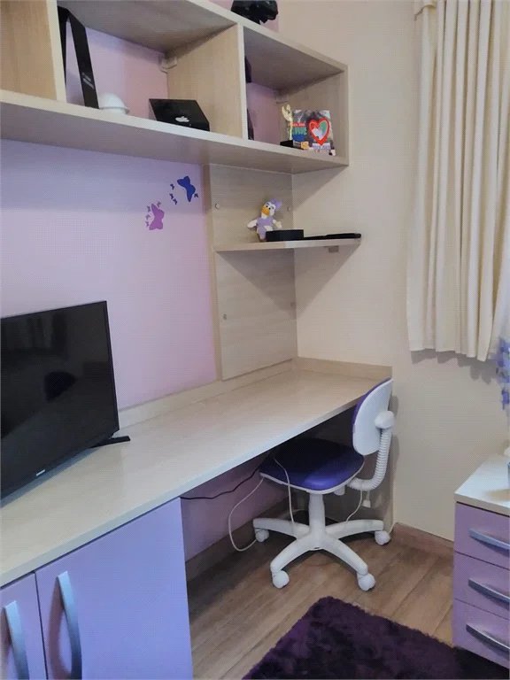 Casa à venda com 3 quartos, sendo 1 suíte, no condomínio Moradas do Horto, São Paulo - SP