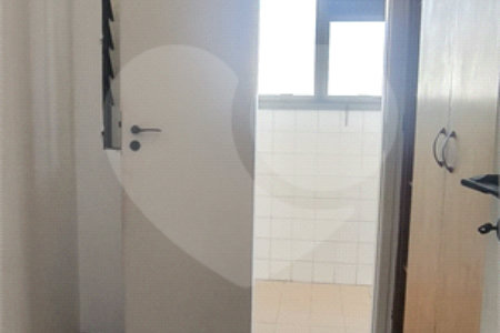 Apartamento à venda com 3 quartos, sendo 1 suíte, em Pinheiros, São Paulo, SP