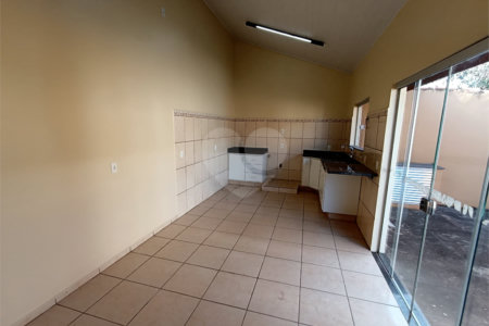 Casa à venda com 3 quartos, sendo 2 suítes,  no Centro, Itapetininga, SP