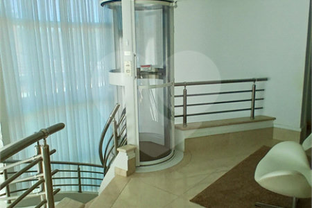 Casa à venda com 3 suítes no condomínio Figueira Garden, Atibaia - SP