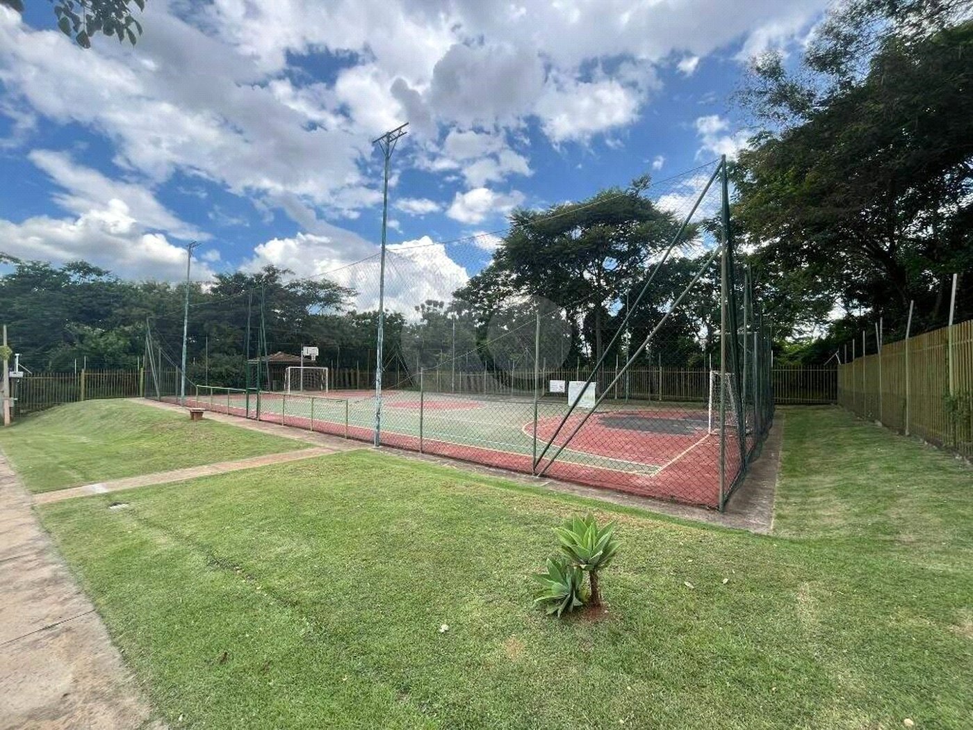 Casa à venda com 3 quartos, sendo 1 suíte, no condomínio Mirante dos Ipes, Salto - SP