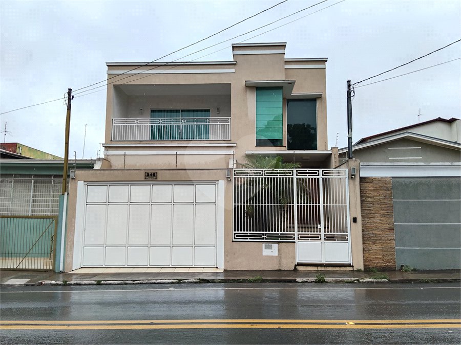 Sobrado à venda com 3 quartos, sendo 2 suítes, em Jardim Itália, Itapetininga, SP