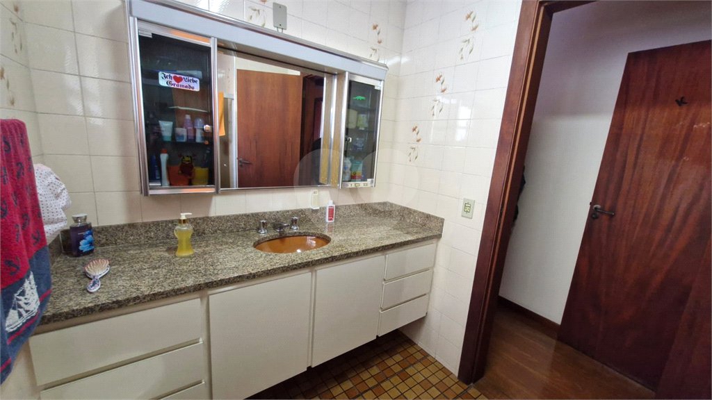 Sobrado à venda com 4 quartos, sendo 1 suíte, em Tremembé, São Paulo, SP