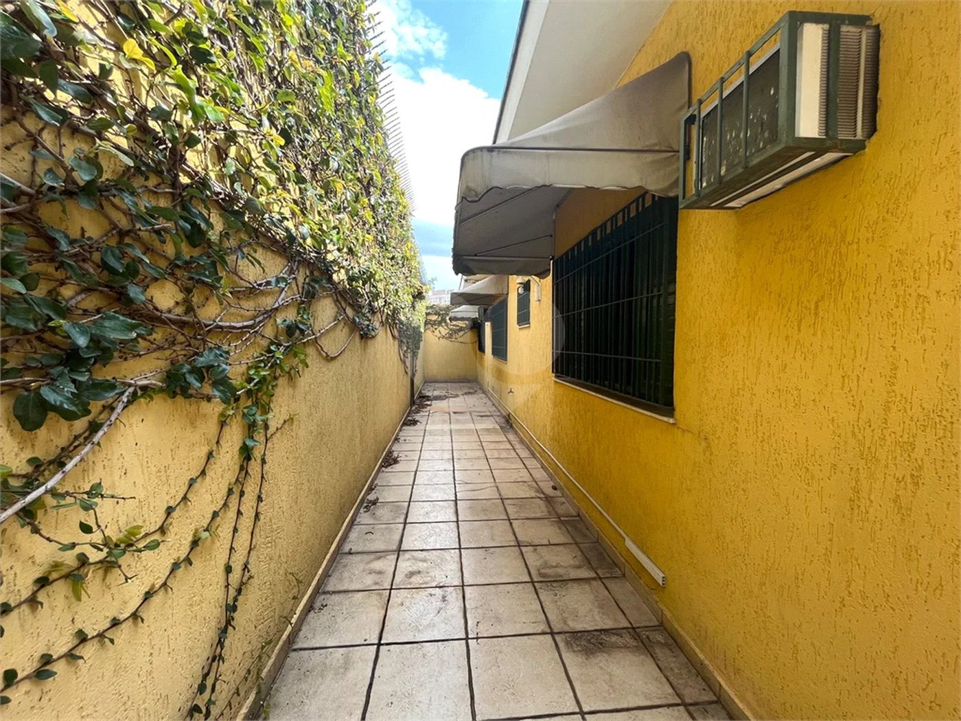 Sobrado à venda com 4 quartos, sendo 1 suíte, em Vila Guilherme, São Paulo, SP