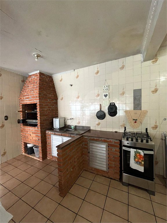 Casa à venda com 3 quartos, sendo 1 suíte,  em Jardim Casablanca, São Paulo, SP