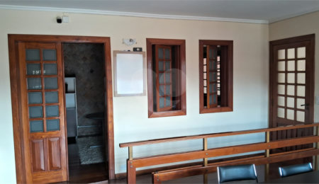 Sobrado à venda com 4 quartos, sendo 2 suítes,  em Jardim Quisisana, Poços de Caldas, MG