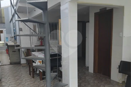 Sobrado à venda com 4 quartos, sendo 1 suíte, em Jardim Catanduva, São Paulo, SP