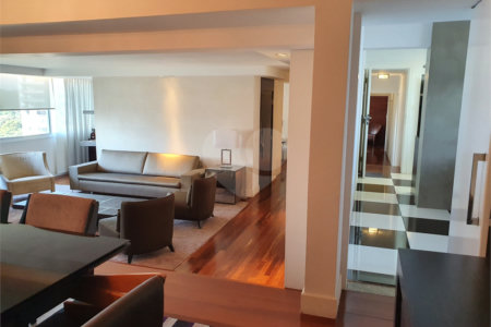 Apartamento à venda com 3 quartos, sendo 2 suítes, em Alto da Boa Vista, São Paulo, SP