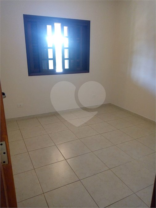 Casa em condomínio para alugar com 3 quartos, sendo 1 suíte, em Vila Petrópolis, Atibaia, SP