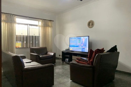Sobrado à venda com 3 quartos em Jardim Oriental, São Paulo, SP