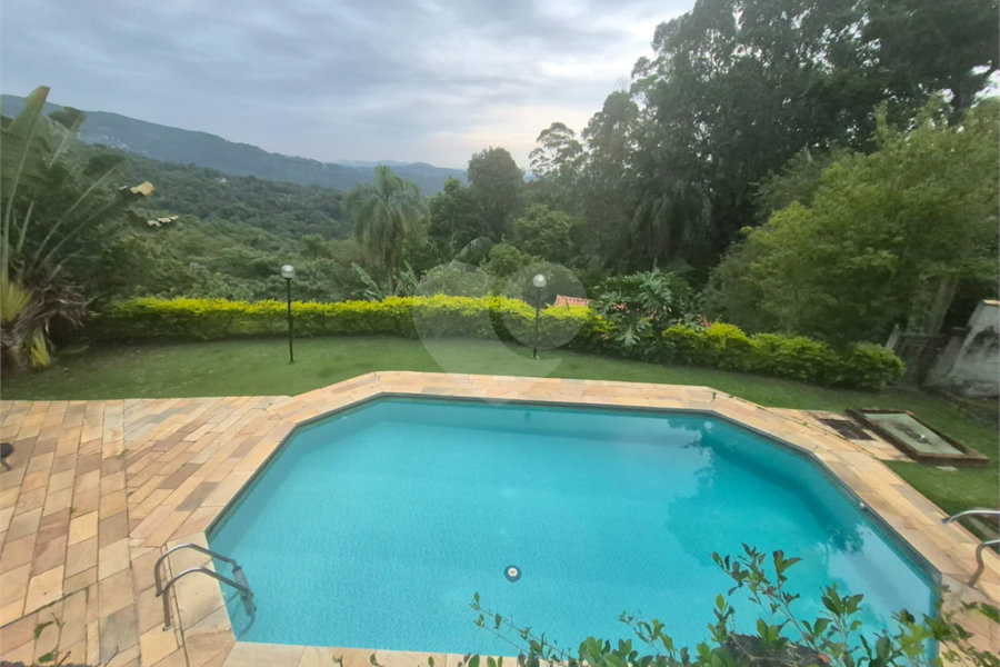 Casa à venda com 2 quartos, sendo 1 suíte, no condomínio Sausalito, Mairiporã - SP