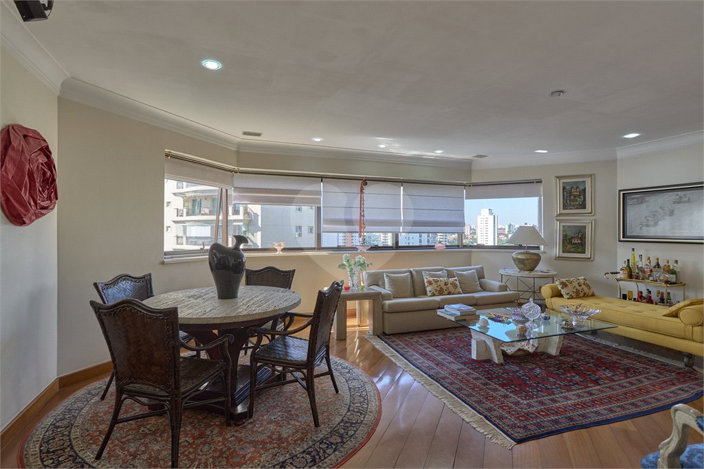 Apartamento à venda com 4 suítes em Campo Belo, São Paulo, SP