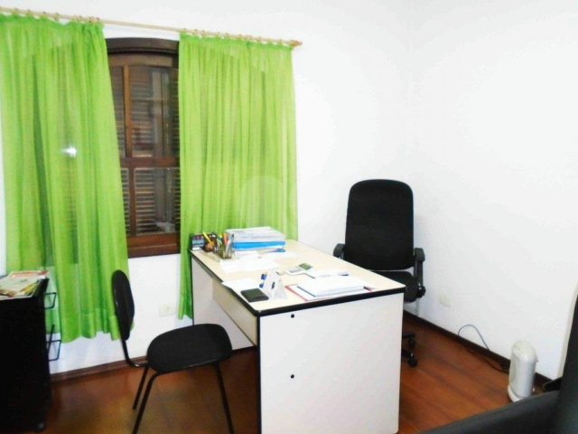 Sobrado à venda com 3 quartos, sendo 1 suíte,  em Chácara Santo Antônio, São Paulo, SP