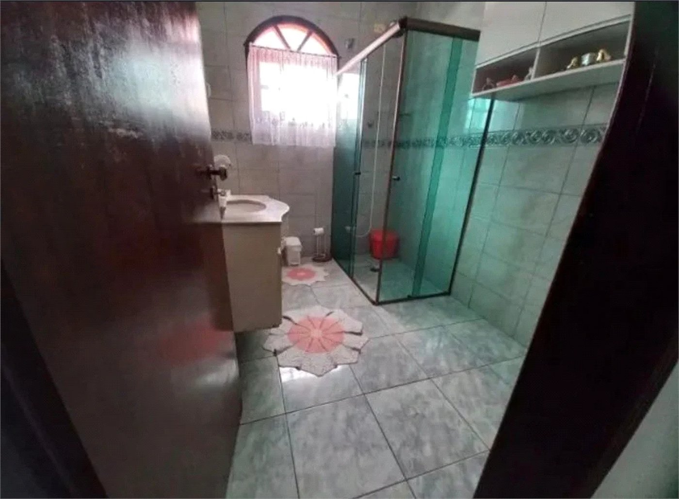 Sobrado à venda com 4 quartos, sendo 1 suíte, em Santo Antônio, Osasco, SP