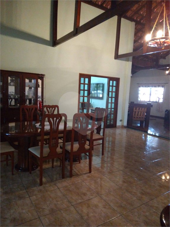 Casa à venda com 4 quartos, sendo 3 suítes,  em Vila Áurea, Poá, SP