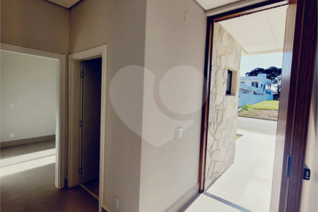 Casa à venda com 4 quartos, sendo 3 suítes, no condomínio Villa Sapezal, Indaiatuba - SP