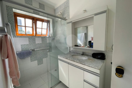 Sobrado à venda com 3 quartos, sendo 2 suítes, em Alto da Boa Vista, São Paulo, SP