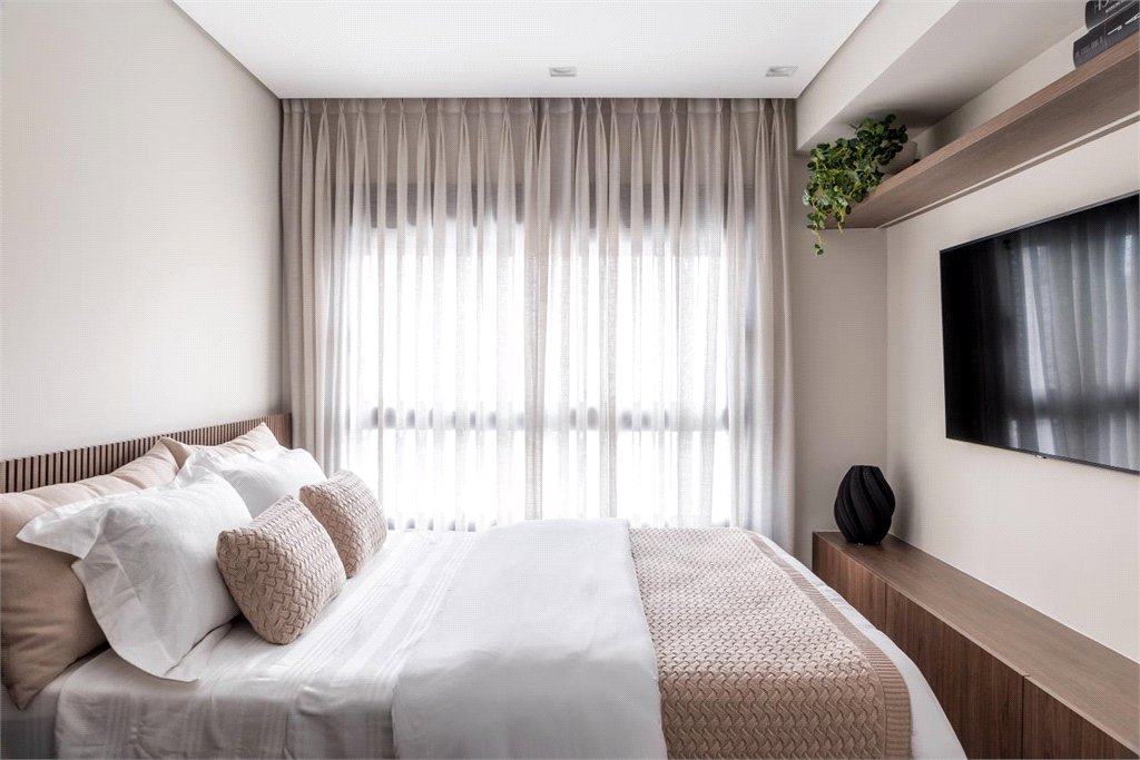 Apartamento à venda com 4 quartos, sendo 2 suítes,  em Vila Mariana, São Paulo, SP