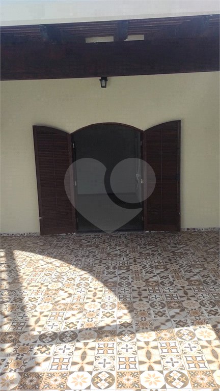 Casa à venda com 2 suítes no condomínio Residencial Rubi, Mogi das Cruzes - SP