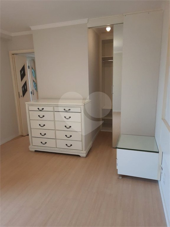 Apartamento à venda ou para alugar com 3 quartos, sendo 1 suíte, em Cidade São Francisco, São Paulo, SP