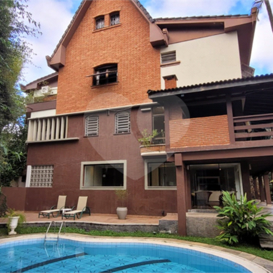 Sobrado à venda com 5 quartos, sendo 4 suítes, em Jardim Franca, São Paulo, SP
