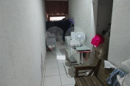 Casa à venda com 2 quartos, sendo 1 suíte, no condomínio Residencial Viva Vida, Cotia - SP