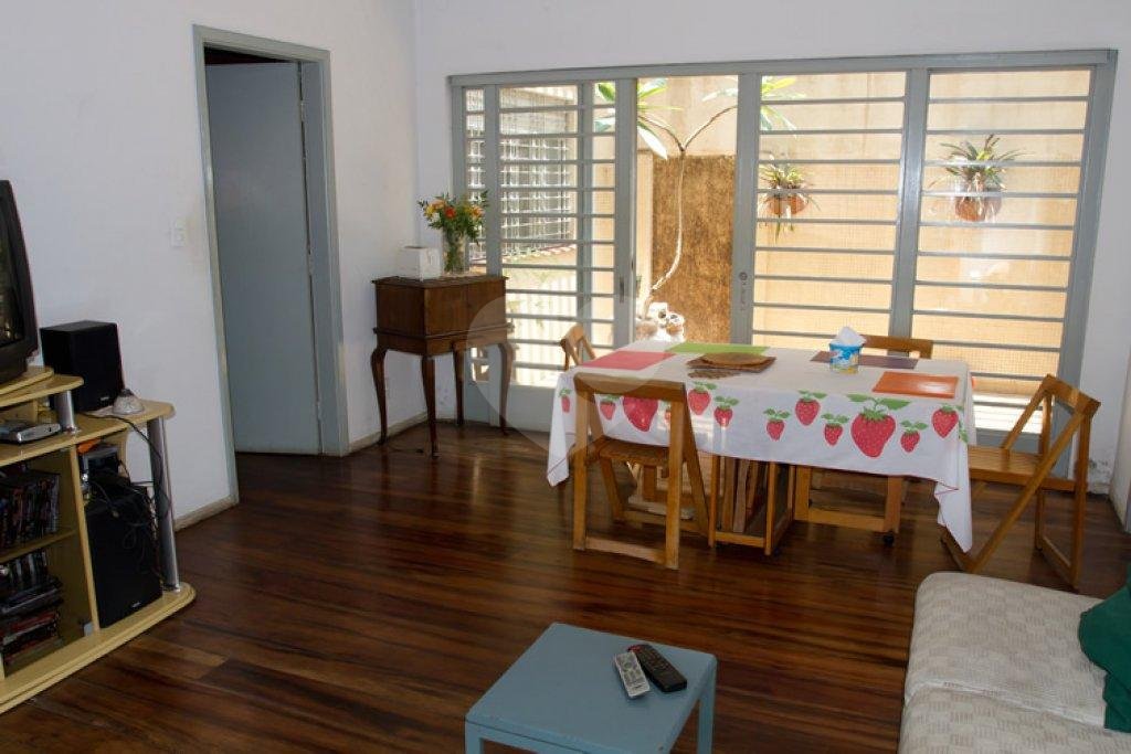 Casa Térrea à venda com 3 quartos, sendo 1 suíte, em Brooklin, São Paulo, SP
