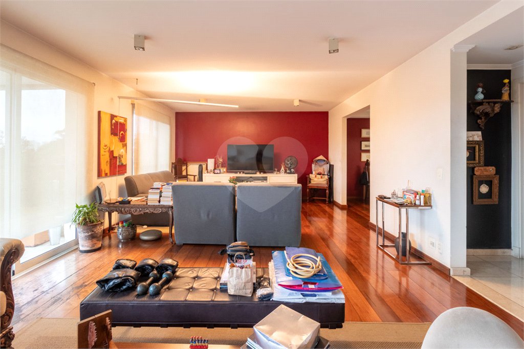 Apartamento à venda com 4 quartos, sendo 2 suítes,  em Alto de Pinheiros, São Paulo, SP