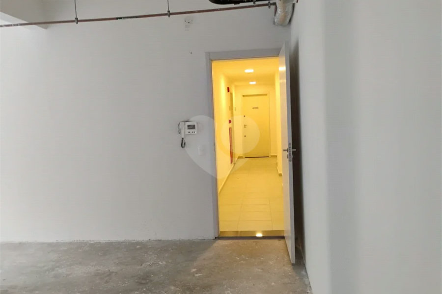 Excelente sala comercial com 50 M² no Jabaquara.