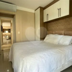 Apartamento à venda com 3 quartos, sendo 2 suítes,  em Riviera de São Lourenço, Bertioga, SP