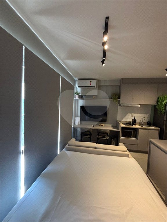 Studio mobiliado em andar alto com lazer completo em Indianópolis