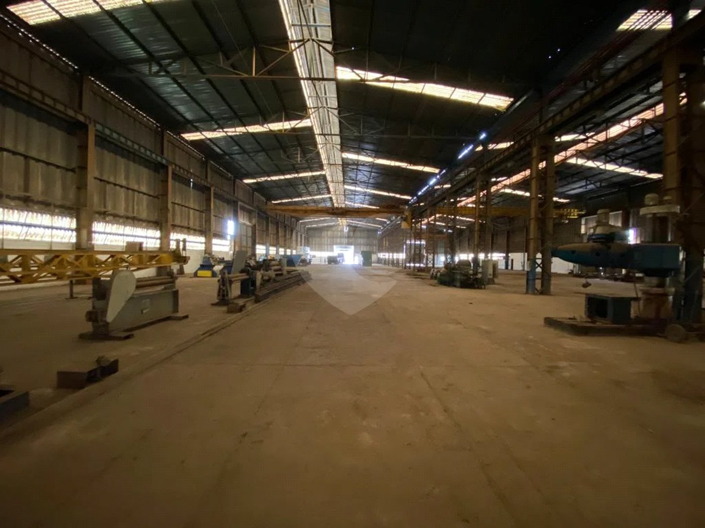 Galpão industrial à venda ou para locação na beira da Rodovia Hermínio Petrin - SP 308.