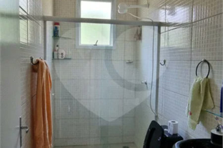 Casa à venda com 3 quartos, sendo 1 suíte, no condomínio Chácaras do Lago, Vinhedo - SP