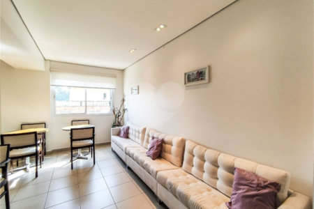 Apartamento à venda com 3 quartos, sendo 2 suítes, em Parque Reboucas, São Paulo, SP