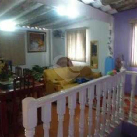 Casa à venda com 2 quartos, sendo 1 suíte, no condomínio Travessa Carmem Lúcia Carneiro,88, São Paulo - SP