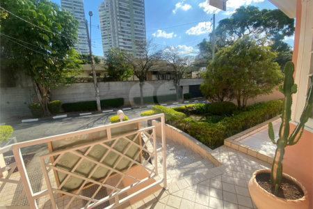 Casa à venda com 4 quartos, sendo 3 suítes, em Jardim Maia, Guarulhos, SP